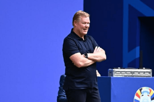 蓉城赛季升,级三线并进,徐正源肩负,世界杯赛事,2026世界杯,世界杯赛程,比赛信息,足球盛事